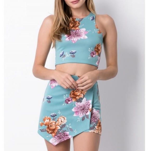 Blue Blush Dresses & Skirts - Print Sleeveless Crop Top & Skort Set